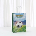 Fußball Geschenktüte aus Kraftpapier mit Shoot to Win Aufdruck und weißen Griffen - Kraftpapier / Fußball Schießmuster (572-2)