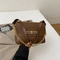 Elegante borsa a tracolla marrone con catena dorata e chiusura a scatto in metallo - Marrone