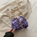 Modische lila Pailletten-Beuteltasche mit goldener Kette und Perlen-Kordelzug - Lila