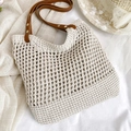 Beige gewebte Strandtasche mit braunen Ledergriffen im sommerlichen Retro-Look-Design - Reisweiß Groß