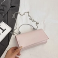 Borsa a tracolla in pelle rosa pallido con manico rotondo argento e logo mim inciso - Rosa