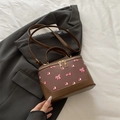 Vintage-Box-Tasche mit Kirsch-Print und verstellbarem Leder-Schultergurt - Braun