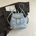 Mini-Rucksack aus hellblauem Denim und Leder mit Stickerei und silberner Kette - Blau Ohne Anhänger