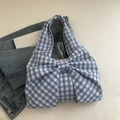 Sac à épaule vichy bleu et blanc avec un grand nœud et une texture en toile à carreaux - Bleu