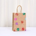 Geschenktüte aus Kraftpapier mit bunten Punkten und gedrehten Griffen auf weißem Grund - 21*15*8 / Bunte Hohle Punkte (711-3)