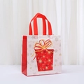 Sacchetto regalo di Natale in tessuto non tessuto laminato con manici rossi robusti - Stile Scatola Regalo (5051-4) / 23x22x11cm
