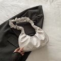 Bolso nube plisado blanco crema en cuero sintético suave con asa fruncida elegante - Blanco