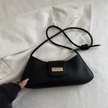 Bolso de hombro minimalista en PU negro con placa dorada y correa con nudos - Negro