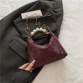Bolso hobo burdeos oscuro con diseño de serpiente y asa de perlas blancas para mujer - Rojo