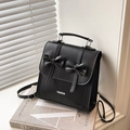 Elegante zaino in pelle PU nera stile scolastico con fiocchi e manico superiore - Senza Ciondolo / Nero