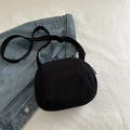 Sac à bandoulière minimaliste en velours côtelé noir avec bandoulière réglable - Noir