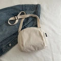 Sac bandoulière chic en velours côtelé beige avec sangle réglable et forme de coquille - Blanc