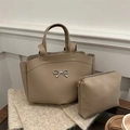 Grand sac cabas kaki pour femme avec boucle nœud en métal argenté et pochette assortie - Ensemble de sacs à bandoulière / Kaki
