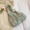 Borsa tote con ricamo floreale verde sfumato e un delicato fiocco in pizzo bianco - Con Ciondolo / Verde