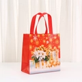 Weihnachts-Geschenktüte aus Vliesstoff mit festlichem Muster und Goldflocken - Geschenkbox-Blumen-Stil (5032-3)