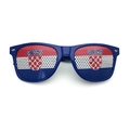 Blaue Party-Sonnenbrille mit kroatischer Flagge auf den Gläsern für Fußballfans - Kroatien