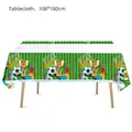 Detail der 108x180cm grünen Fußball-Tischdecke wasserdicht für Kindergeburtstag Dekorationen - Tischdecke / 1 Stück / Smaragdgrün