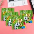 Detail von vier Fußball-Themenkarten mit Fußballplatz-Grafik und goldenem Pokal - Weltcup Grüner Fußball