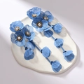 Orecchini a fiori in rete blu con strass scintillanti e un lungo design a nappa elegante - Blu