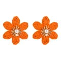 Oranje raffia bloemoorbellen met parels en kristallen op een witte achtergrond - Oranje