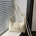 Bolso de hombro blanco crema minimalista con hebilla dorada y correa ajustable - Blanco Roto