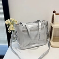 Bolso Ita plateado con ventana de PVC transparente y correa ajustable para pines - Plateado