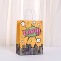 Geschenktüte aus Kraftpapier im Comic Zap Stil in Orange mit weißen Kordelgriffen - Leuchtend Oranger ZAP Stil (495-2) / 21x15x11cm