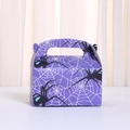 Caja de regalo de Halloween morada con arañas y telarañas hecha de cartón con asa - Estilo Púrpura Oscuro (A031-2) / 16x9x9cm