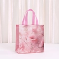 Bolsa de regalo rosa de tela no tejida con flores estilo óleo y asas rosas - Estilo de Pintura al Óleo Floral Fresco Rosa (5037-1) / 23x22x11cm