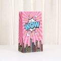 Geschenktüte aus Kraftpapier im Comic-Stil mit WOW-Aufdruck und stabilen Griffen - Rosa WOW Stil (847-4) / 24x13x8cm