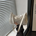 Elegante borsa a spalla beige con paillettes scintillanti e decorazioni a disco perlato - Bianco