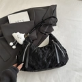 Black crinkled leather tote bag with silver double zippers and cloud charm accessory - With Pendant / Black