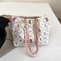 White square tote bag with pink cartoon bear patterns and gold chain shoulder strap - No Pendant / Pink