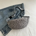 Grijze corduroy crossbodytas met zwarte hartjes, strikken en nylon riem - Grijs