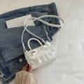 Mini bolso blanco de cuero PU con lazo, encaje y una fina correa de hombro ajustable - Blanco