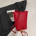 Piccola borsa a tracolla rosso vivace con trama litchi e cinturino a coulisse - Rosso