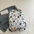 Weißer Rucksack mit tropischem Kokosnussbaum- und Ananas-Print und schwarzen Trägern - Tropischer Pflanzendruck (Muster 1)