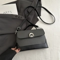 Borsa a tracolla chic in pelle nera e tessuto grigio con fibbia in metallo argentato - Nero