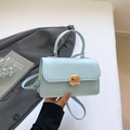 Bolso de mano azul claro de cuero sintético vintage con cierre dorado y bandolera - Azul