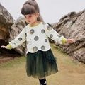 Beiges Mädchen-Sweatshirt mit Punkten, grünem Saum und passendem Tüll-Stufenrock - Cremeweiß und Dunkelgrün (Geblümt) / 80cm