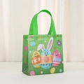 Bolsa de regalo de Pascua verde de tela no tejida con motivos de conejos y huevos y asas - Estilo de Huevo de Pascua y Oreja de Conejo Verde Brillante (9024-6)