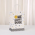 Dettaglio della busta regalo One Happy Dude con faccina sorridente e motivo a scacchi - Stile Decorativo Stella E Fulmine Bianco (473-3)
