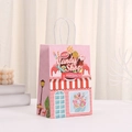 Sac cadeau rose en papier kraft avec imprimés Sweet Candy Shop et anses cordes - Rose Sweet Candy Shop (431-4) / 21*15*8