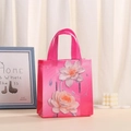 Bolsa de regalo floral impermeable de tela no tejida rosa para compras del Día de la Madre - Grande / Rosa intenso