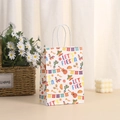 Bolsa de regalo de papel Fiesta con texto Let's Fiesta y motivos festivos mexicanos - Tema Let's Fiesta (381-1)