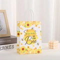 Geschenktüte aus Kraftpapier mit Biene und Sonnenblume mit Sweet As Can Bee Aufdruck - Sweet As Can Bee Stil (383-3) / 21*15*8