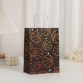 Kraftpapier cadeauzak met basketbalprint en stevige witte gedraaide handvatten - Zwarte Achtergrond Oranje Lijnen Stijl (264-12) / 21x15x8cm