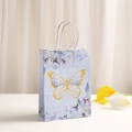 Busta regalo in carta kraft con stampa a farfalla blu e manici in corda ritorta per feste - Stile Farfalla Blu