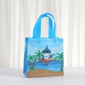 Sacchetto regalo azzurro con squalo cartone animato e tema surf per compleanni - Stile Squalo Surf Occhiali (9060-3) / 20*20*9