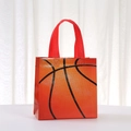 Sac cadeau laminé avec motif basket-ball, poignées rouges et soufflet spacieux - Lignes de Basketball Orange Noir (9061-1)